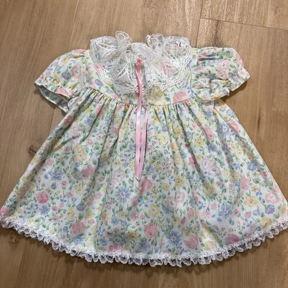 Vintage Hugs & Kisses Baby Girl Dress 12 Months Floral Lace Delicate USA Made